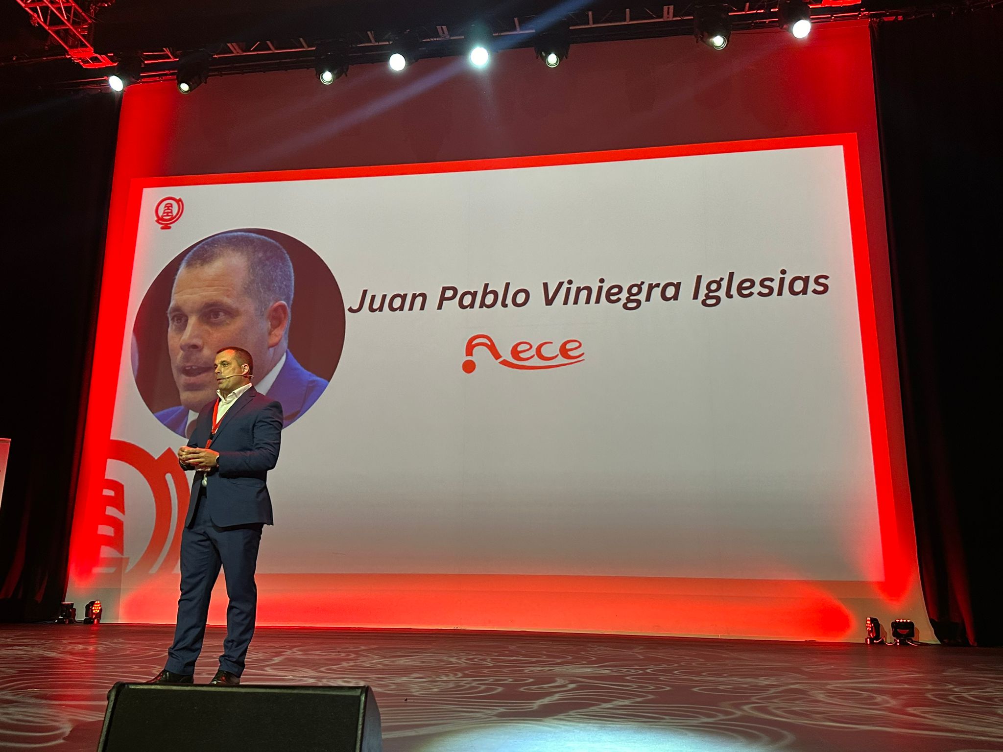 gerpasa-alquiler-plataformas-elevadoras-convencion-evento-aece-sevilla-carretillas-elevadoras-2