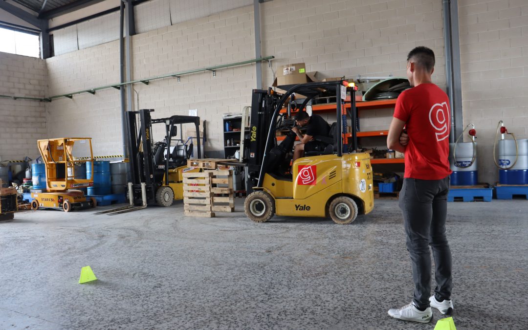 Descubre a nuestro nuevo formador de la casa para el curso de carretillas elevadoras