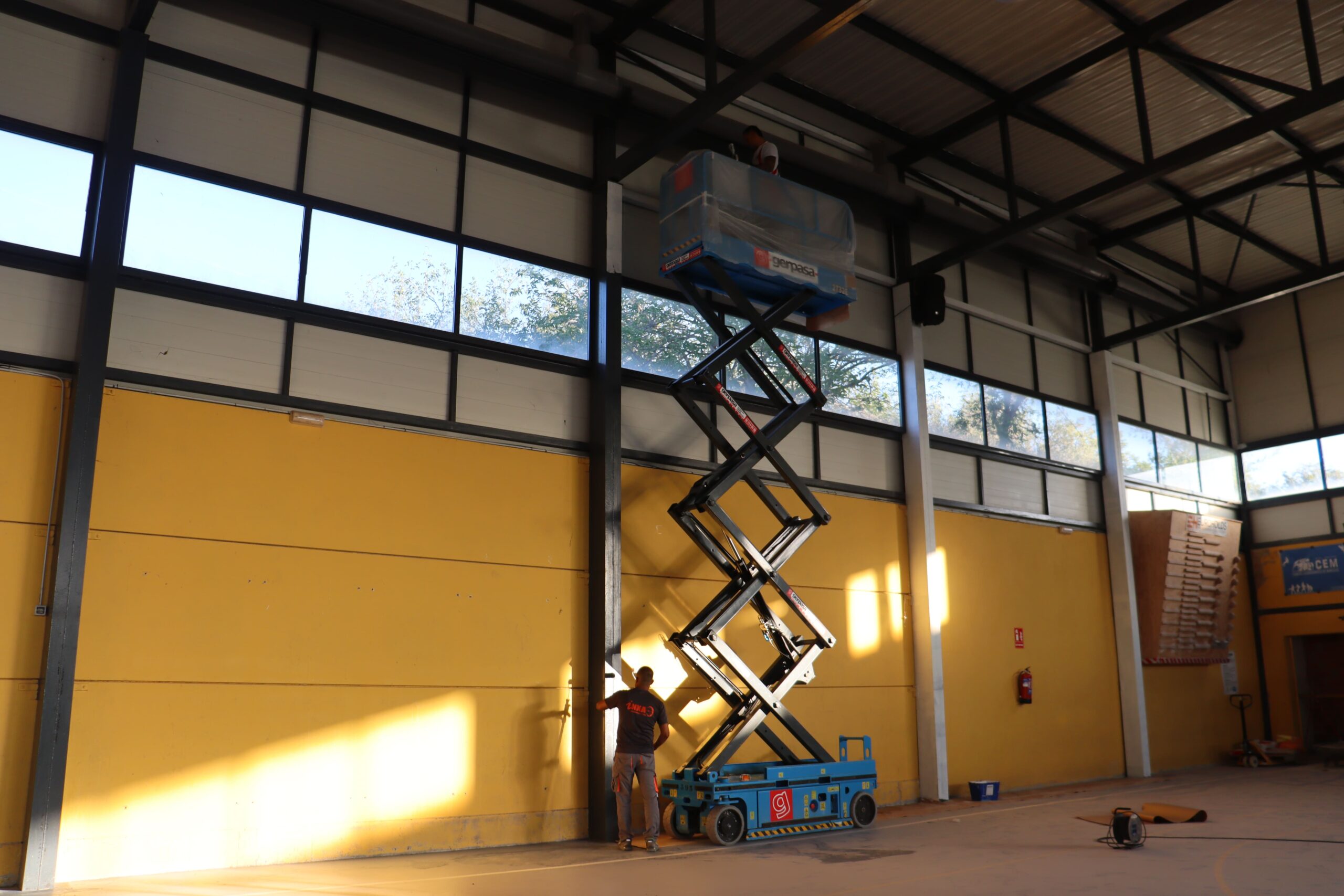 gerpasa-alquiler-plataformas-elevadoras-noticias-pabellón-la-rutgla-inter-montesa-futbol-sala-inxa-instalaciones-xativa-2