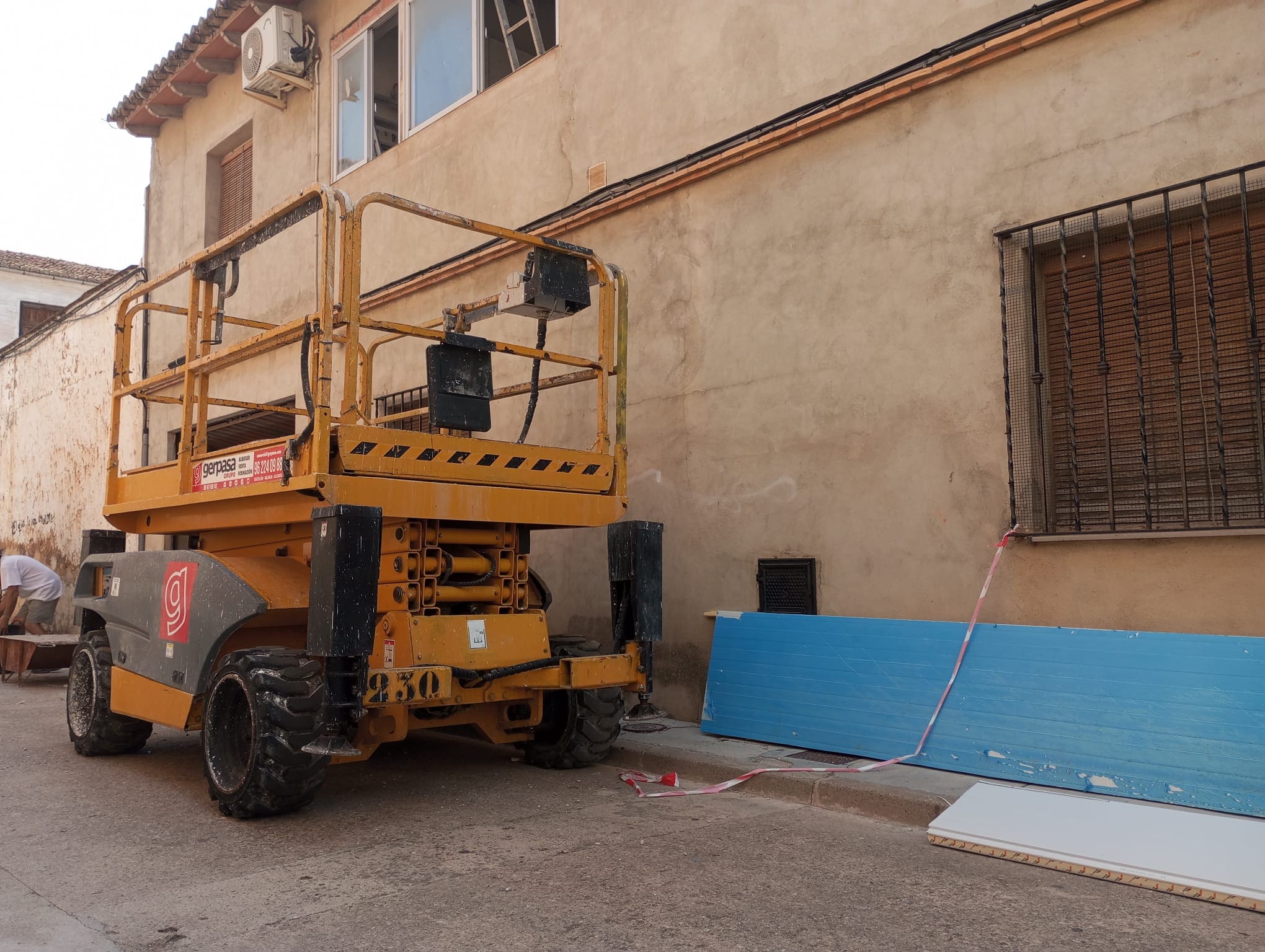 gerpasa-alquiler-plataformas-elevadoras-noticias-clientes-canals-tijera-diesel-10m-haulotte-compact-10dx-2