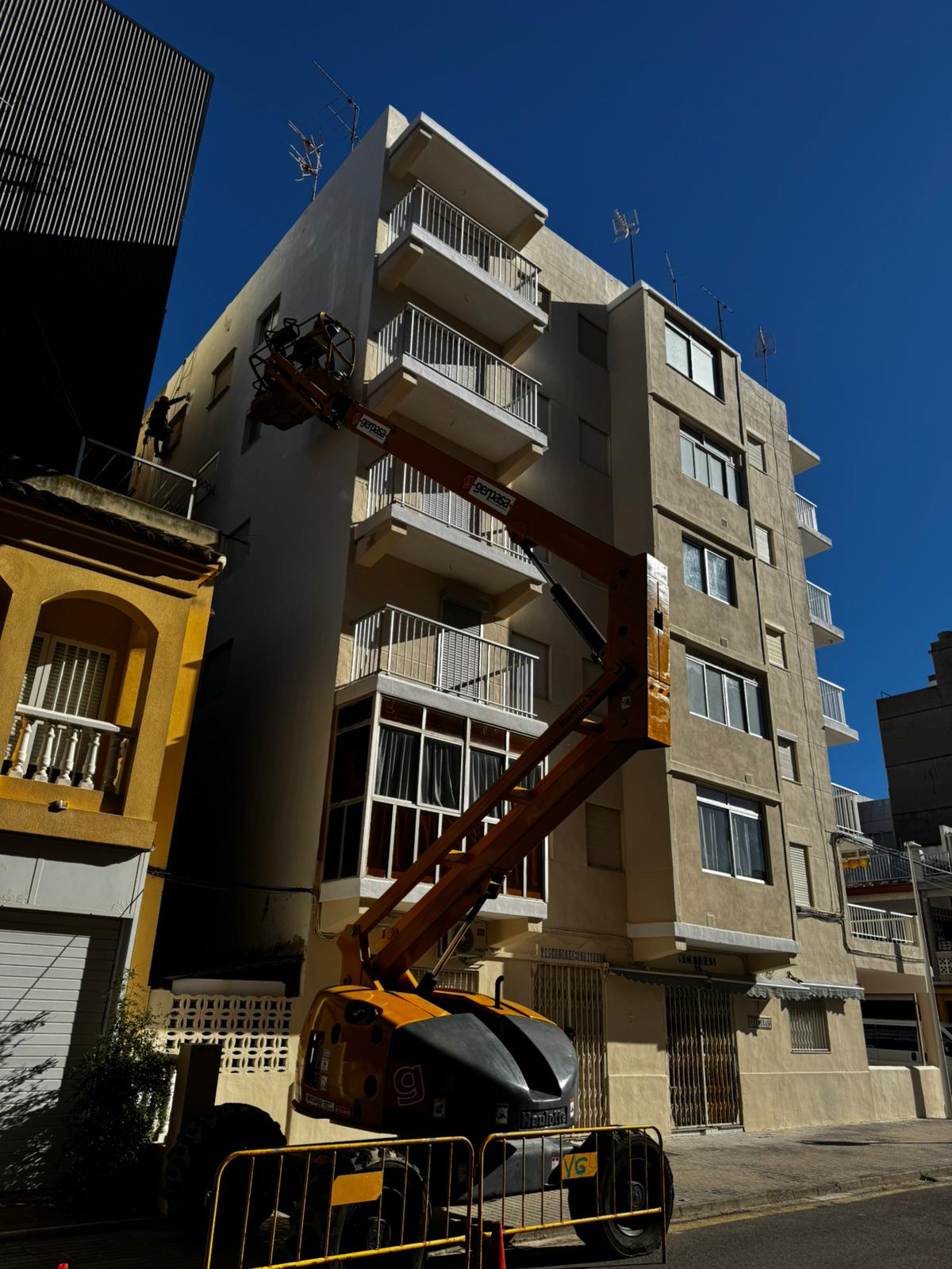 gerpasa-alquiler-plataformas-elevadoras-noticias-visita-clientes-trabajo-sueca-les-palmeres-haulotte-2