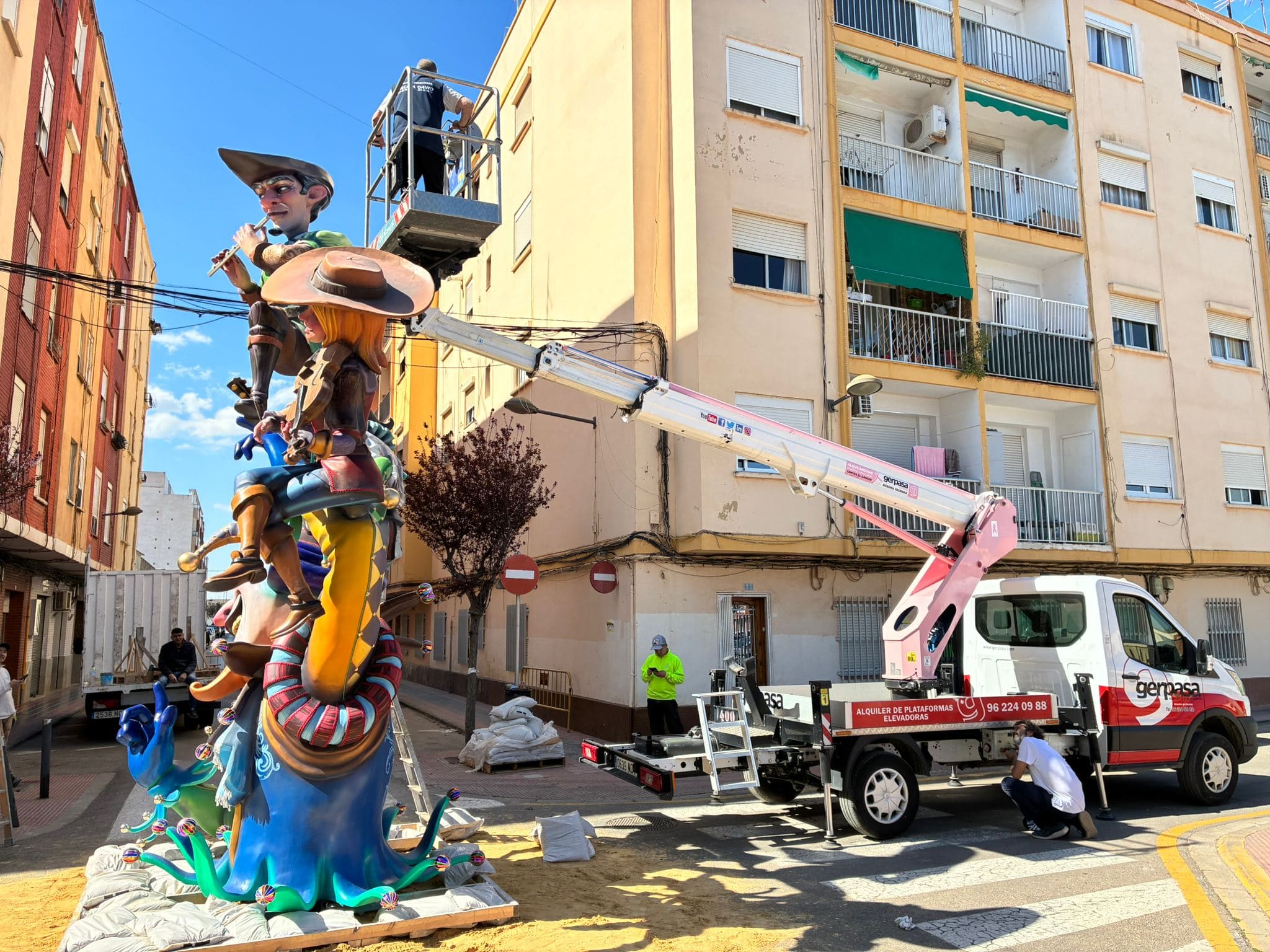 gerpasa-alquiler-plataformas-elevadoras-noticias-fallas-2026-camion-cesta-socage-iberica-1