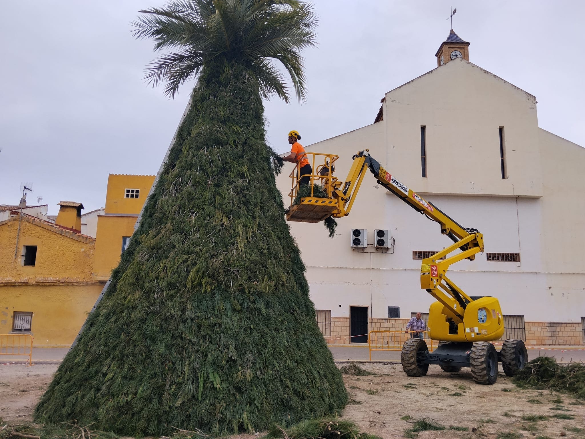gerpasa-alquiler-plataformas-elevadoras-noticias-foguera-sant-onofre-alcudia-de-crespins-fiestas-patronales-2
